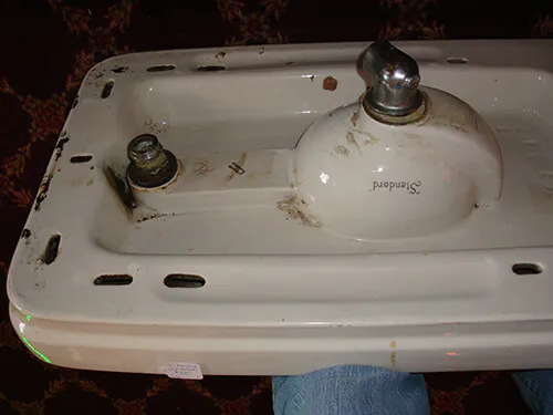 vintage-porcelain-sink-work-table vintage-porcelain-sink-work-table