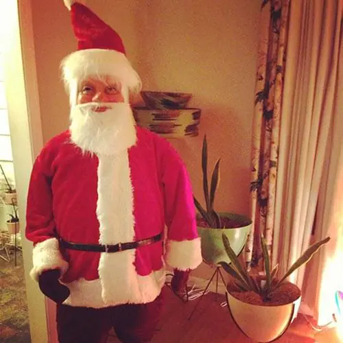 Wendy-W-1950s-live-size-animatronic-santa