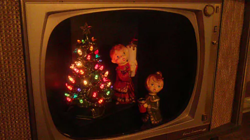 choir-kids-in-vintage-tv