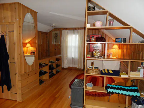 knotty-pine-room-with-divider-shelf