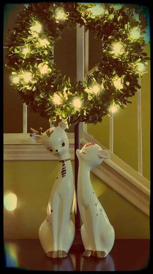 reindeer-couple-1950s-Yasmine
