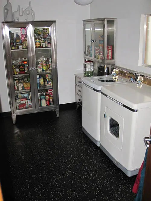 retro-mod-laundry-room
