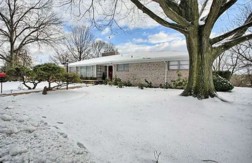mid-century-exterior-house-winter