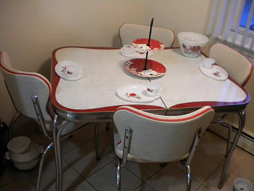vintage-inlaid-red-and-chrome-dinette-Dianna