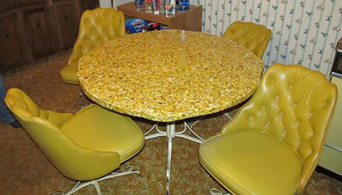 Lusterock-table-with-matching-chairs