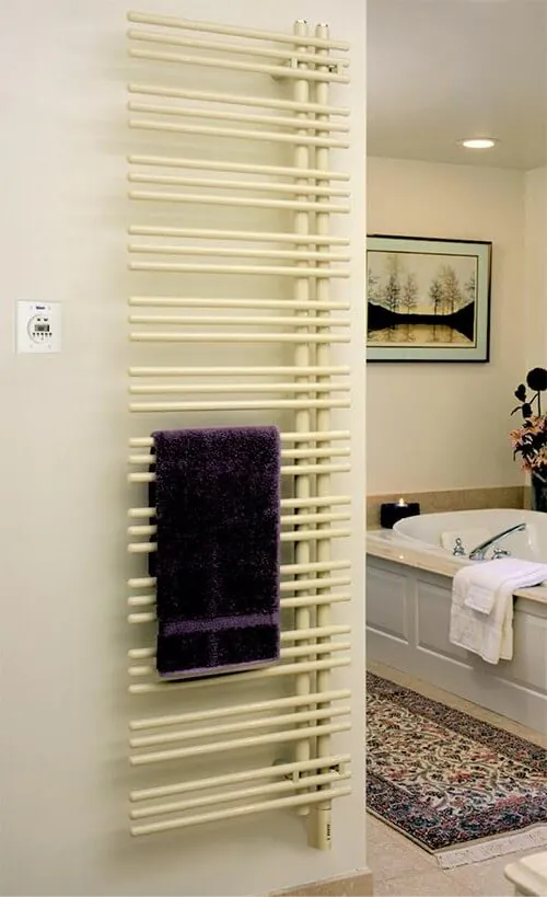 runtal-Versus-modern-heated-towel-bar