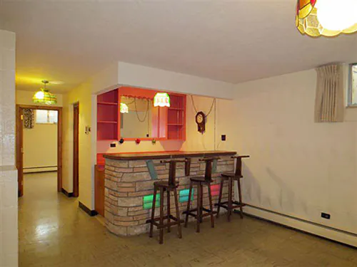 retro-basement-bar