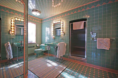 vintage-pink-and-aqua-tiled-bathroom