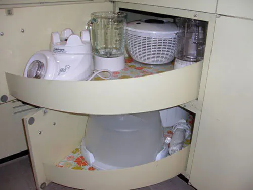 st-charles-cabinet-pull-out