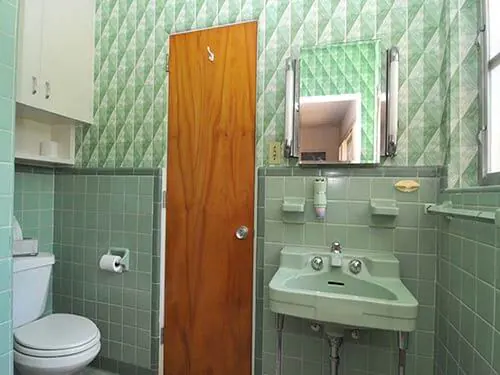 vintage-green-bathroom