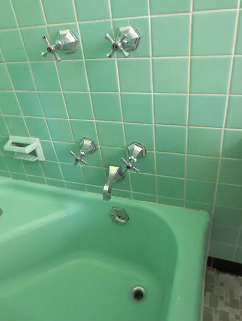 vintage-shower-faucet-handles