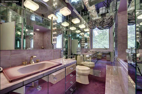mirrored-bathroom