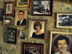 vintage-photo-collage-wall