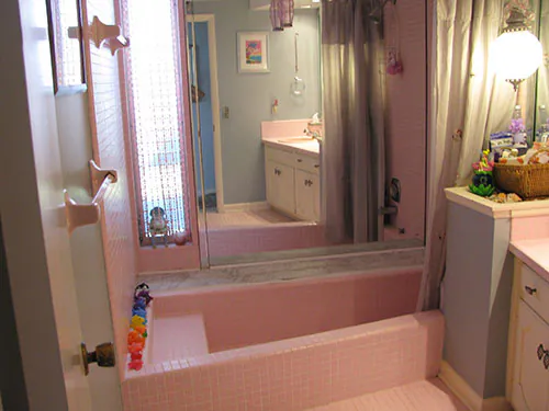 vintage-pink-bathroom