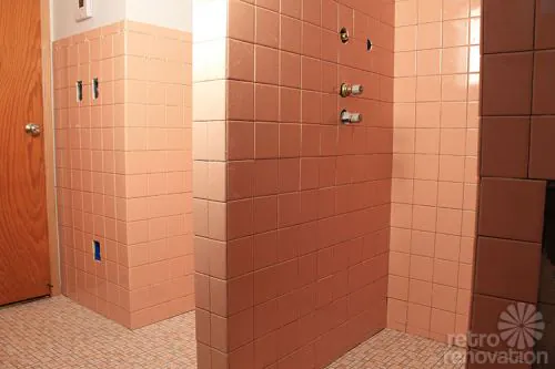 pink-tile-bathroom