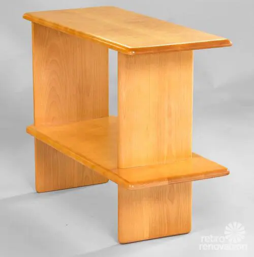 retro-book-shelf