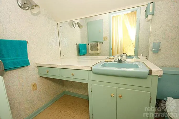 mid-century-aqua-bathroom