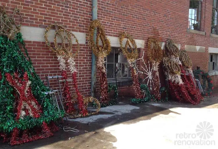 mid-century-city-christmas-decor