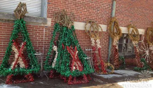 vintage-downtown-christmas-decorations