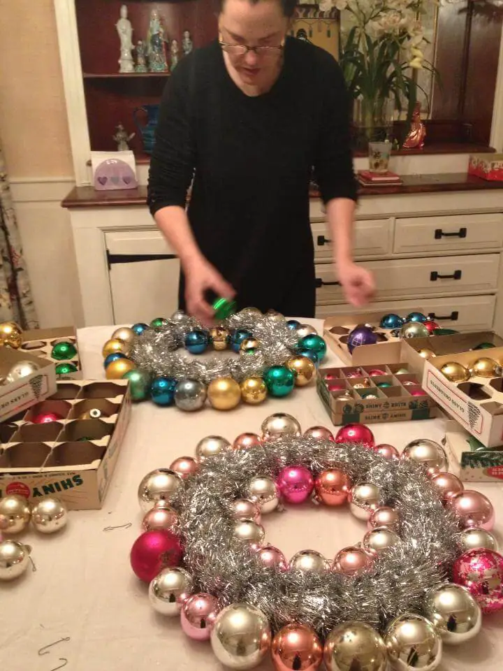 make a vintage ornament wreath