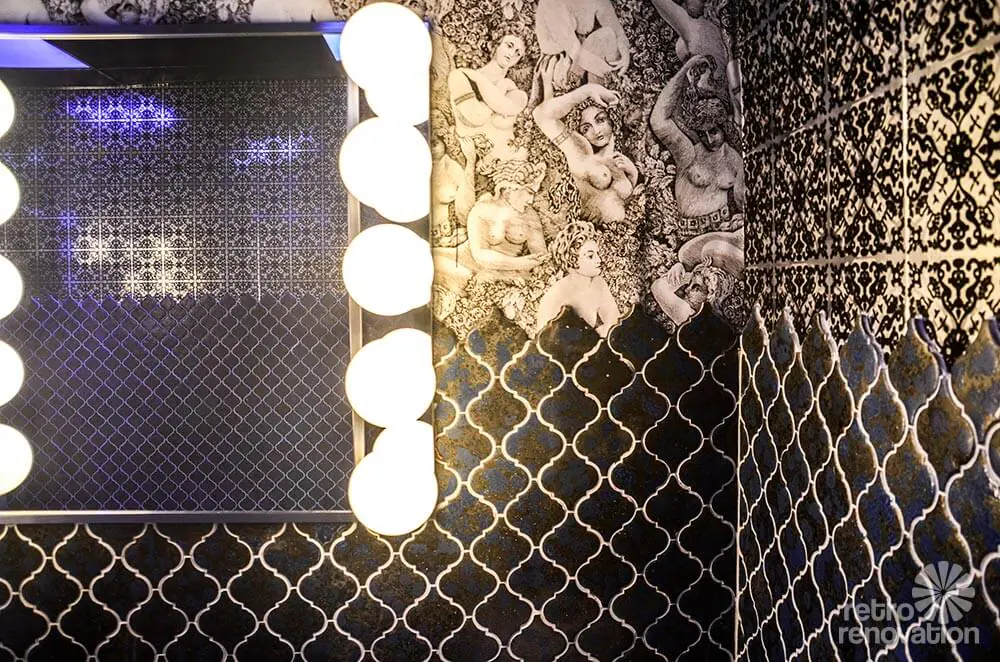American-Hustle-Disco-Bathroom-2