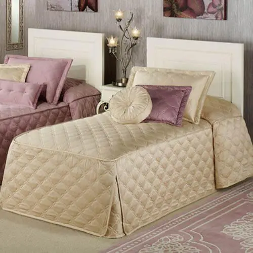 quilted-fitted-bedspread