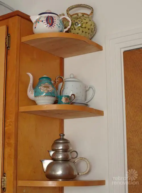 retro-kitchen-shelves