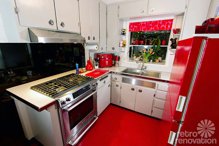 retro-red-and-grey-kitchen
