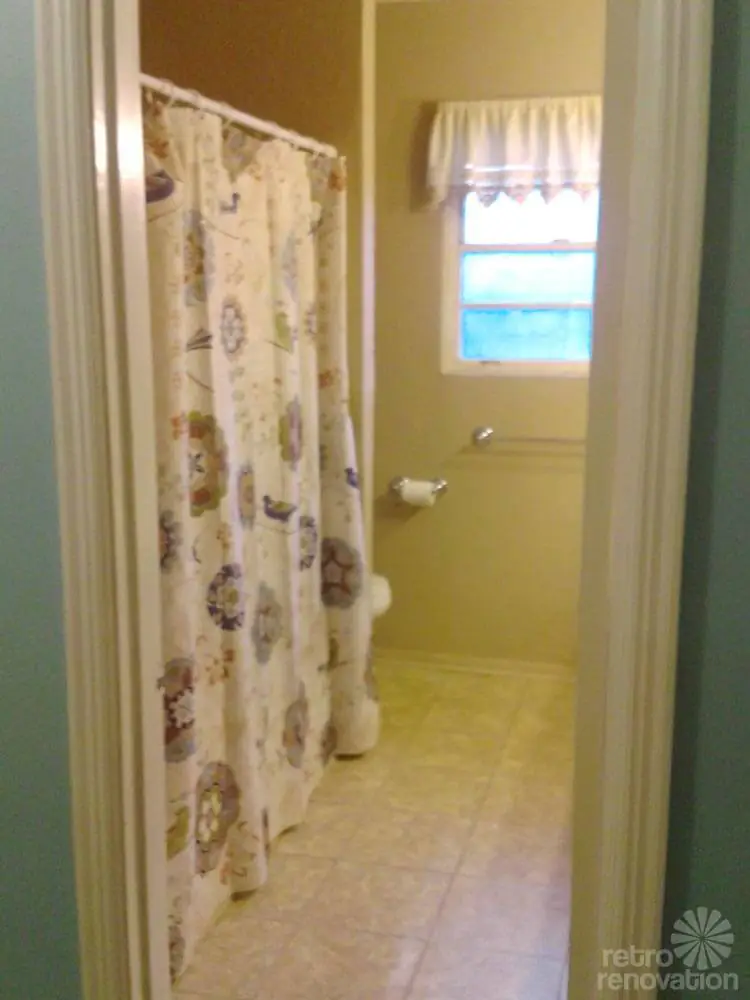 80s-bathroom
