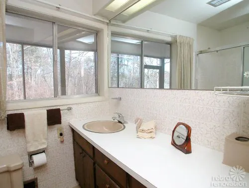 mid-century-bathroom