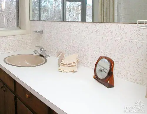 mid-century-bathroom-ceramic-tile