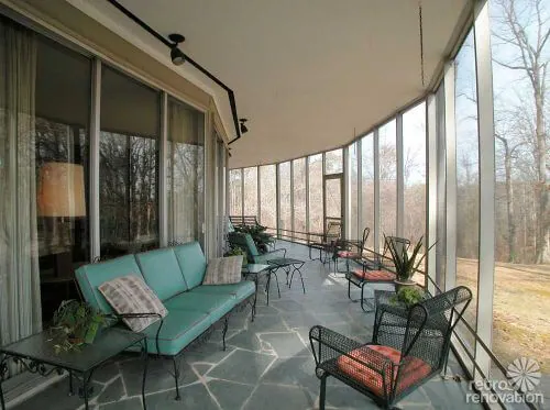 retro-curved-patio
