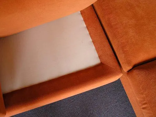 sofa-construction-Futurama