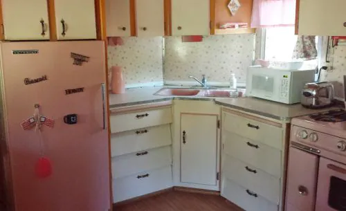 vintage-pink-trailer-kitchen