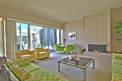 retro-midcentury-living-room