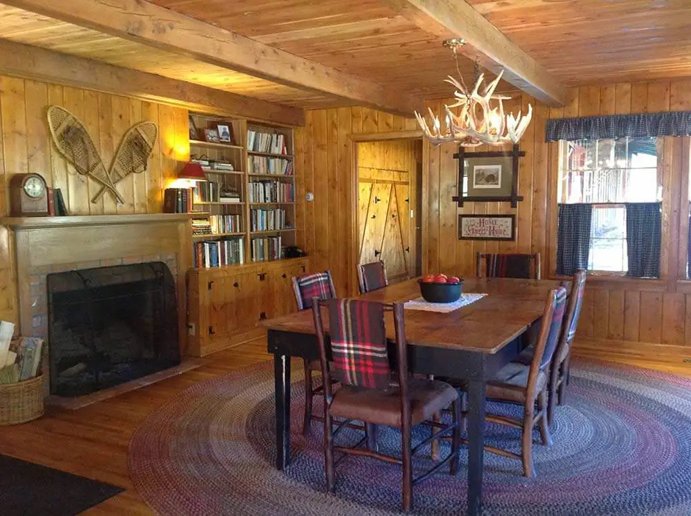 knotty pine walls