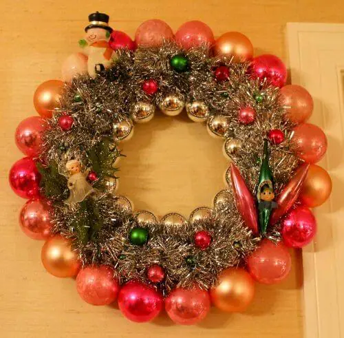 vintage-ornament-wreath-27