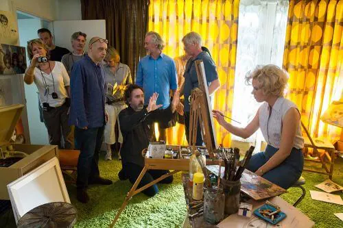 Director of Photography BRUNO DELBONNEL (left), Director TIM BURTON (center), and AMY ADAMS (right) on the set of BIG EYES. © 2014 The Weinstein Company. All rights reserved.