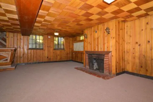 knotty pine
