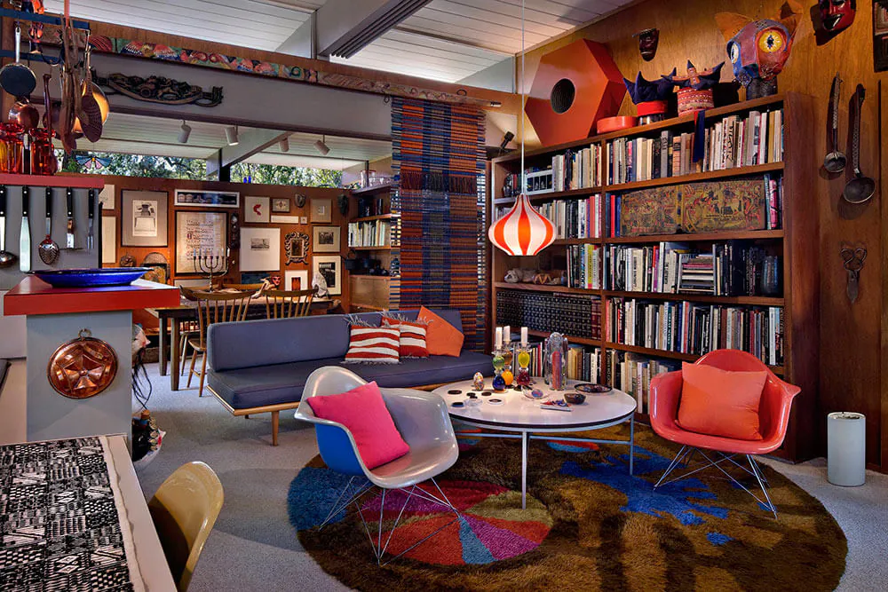time capsule house midcentury living room in Kahn house