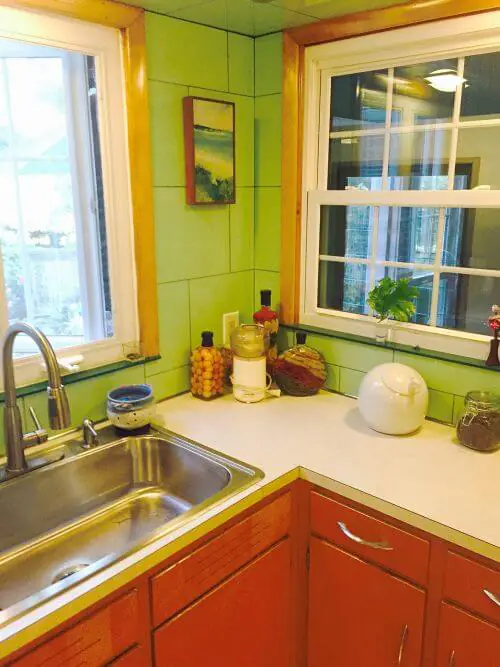 1950s Vitralite tile kitchen