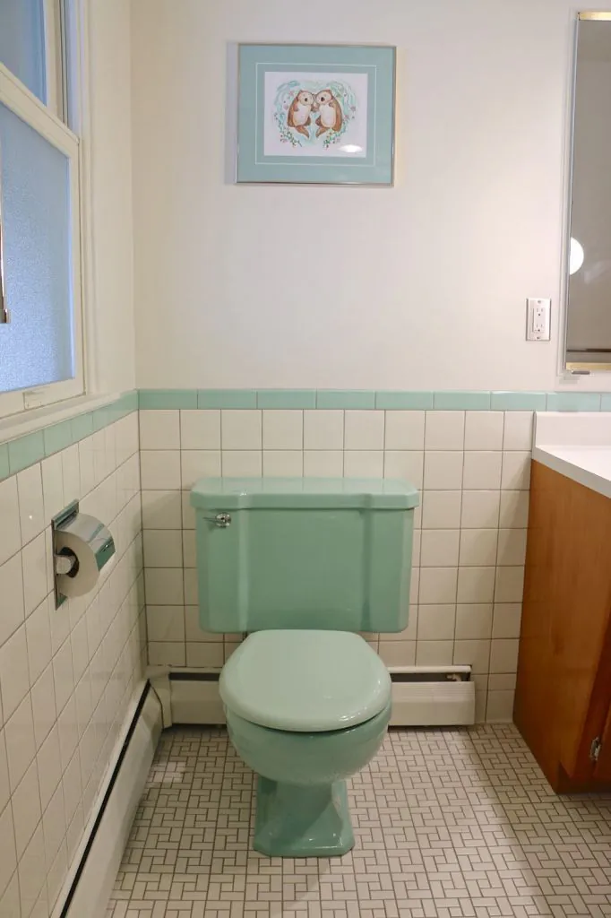 vintage aqua bathroom