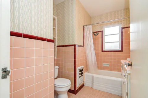 1950s pink bathroom