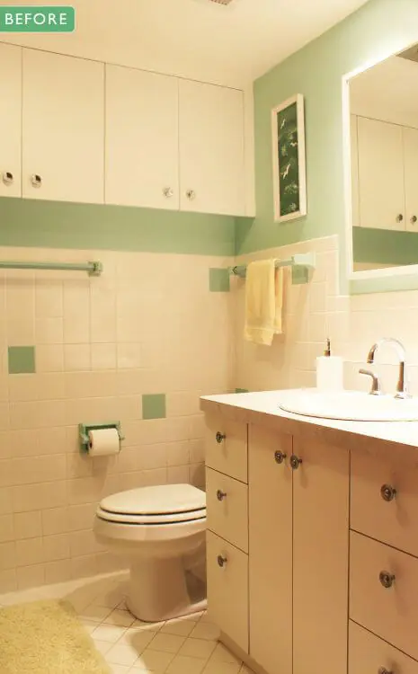 retro green bathroom remodel before photo