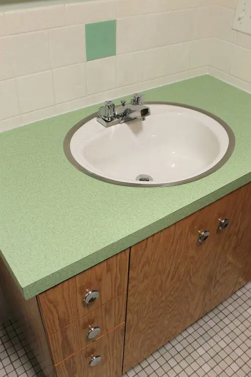 salvage sink for a 1960s bathroom 