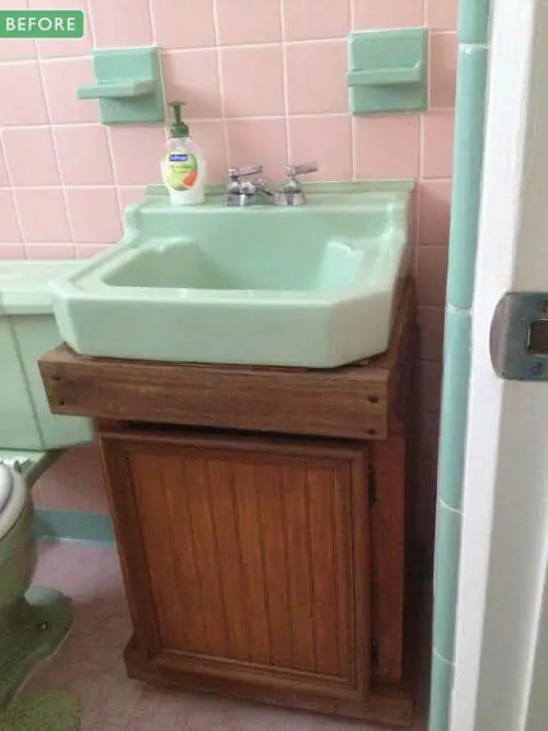 old-bathroom-vanity2
