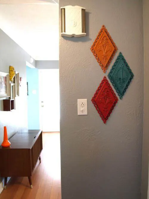 retro-wall-plaques