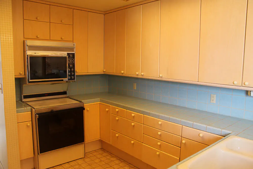 jackie gaughan penthouse apartment at the el cortez las vegas 1980s-kitchen