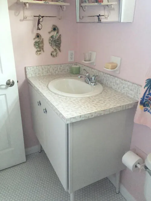 retro pink bathroom