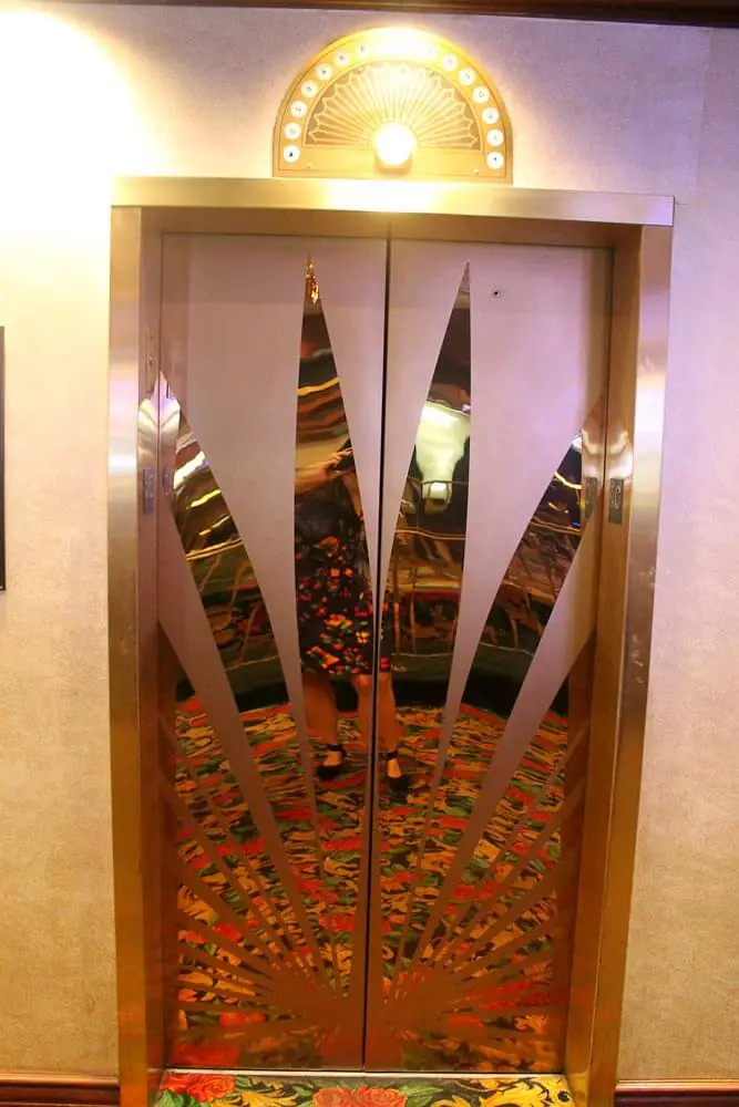 jackie gaughan penthouse apartment at the el cortez las vegas jackie-gaughan-apartment-el-cortez-1